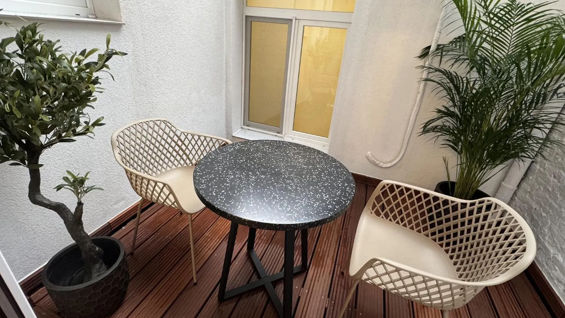 Luxury Suits Royal By Rikas Hotels Antwerp Apartment